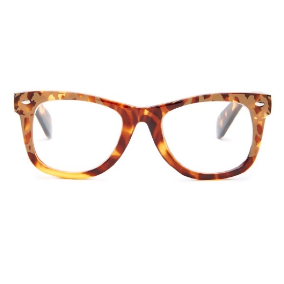 Betsey Johnson Accessories - Betsey Johnson Wayfarer Readers-Tortoise/Leopard